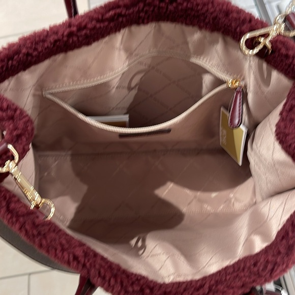 Michael Kors Medium SHEARLING MIRELLA Tote
Shoulder Bag 
Oxblood 
NWT - Picture 13 of 16